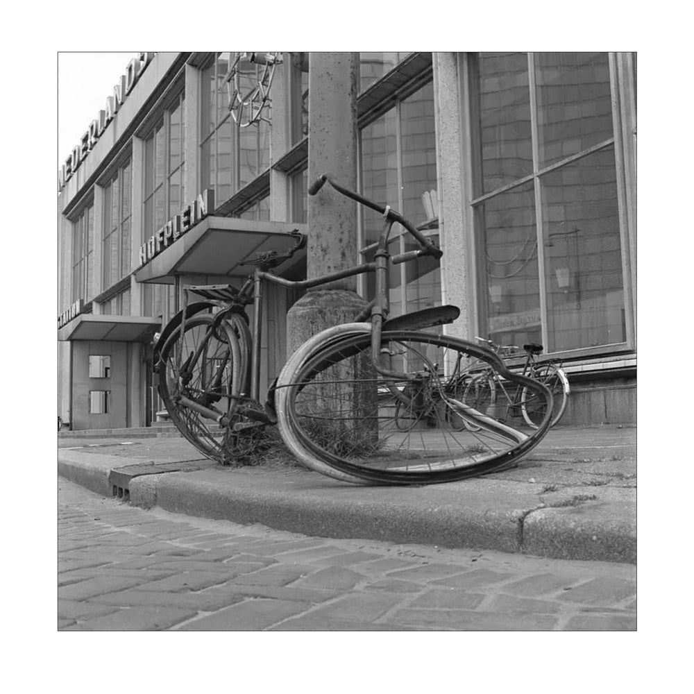 Fiets voor Station Hofplein - 1965
