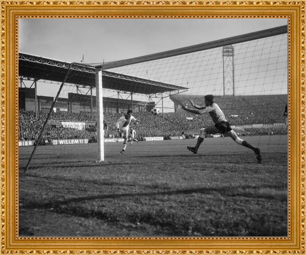 Johan Cruijff scoort in het Olympisch Stadion - 1965