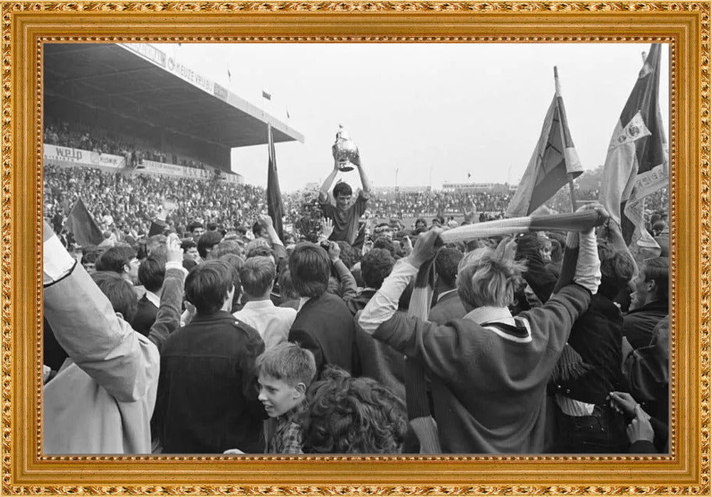ADO-spelers met de KNVB-beker - 1968