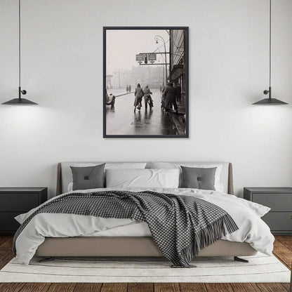 Zwart-witfoto uit 1954 van het Rokin in Amsterdam. – canvas zwarte baklijst in slaapkamer