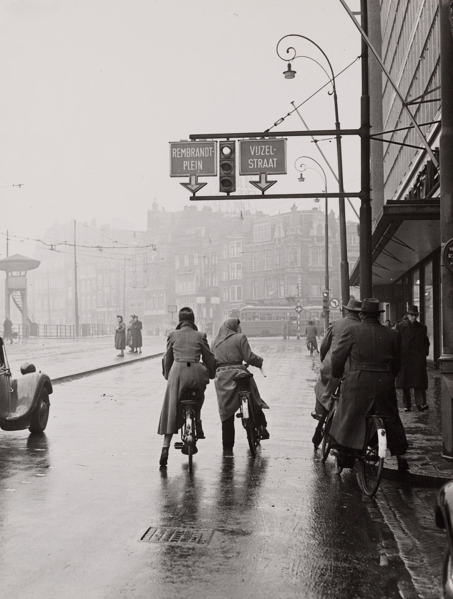 Wachten op het Rokin - 1954