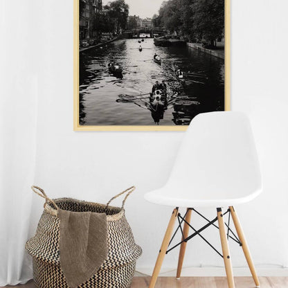 Zwart-witfoto uit 1955 van de Prinsengracht in Amsterdam met zicht op de Westerkerk. – canvas naturel baklijst in keuken