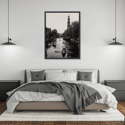 Zwart-witfoto uit 1955 van de Prinsengracht in Amsterdam met zicht op de Westerkerk. – canvas zwarte baklijst in slaapkamer