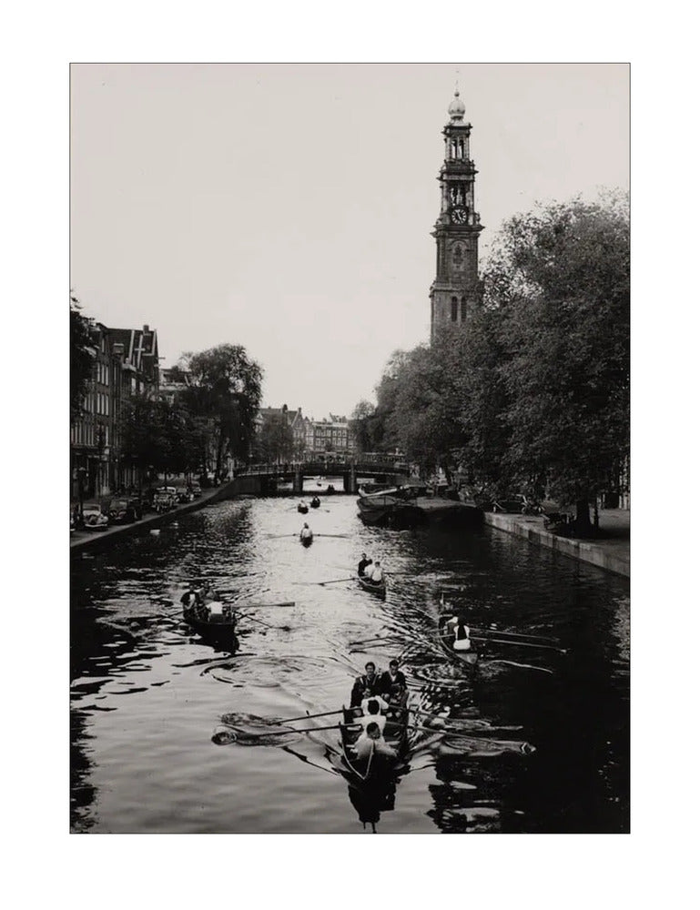 Roeiend langs de Westerkerk - 1955