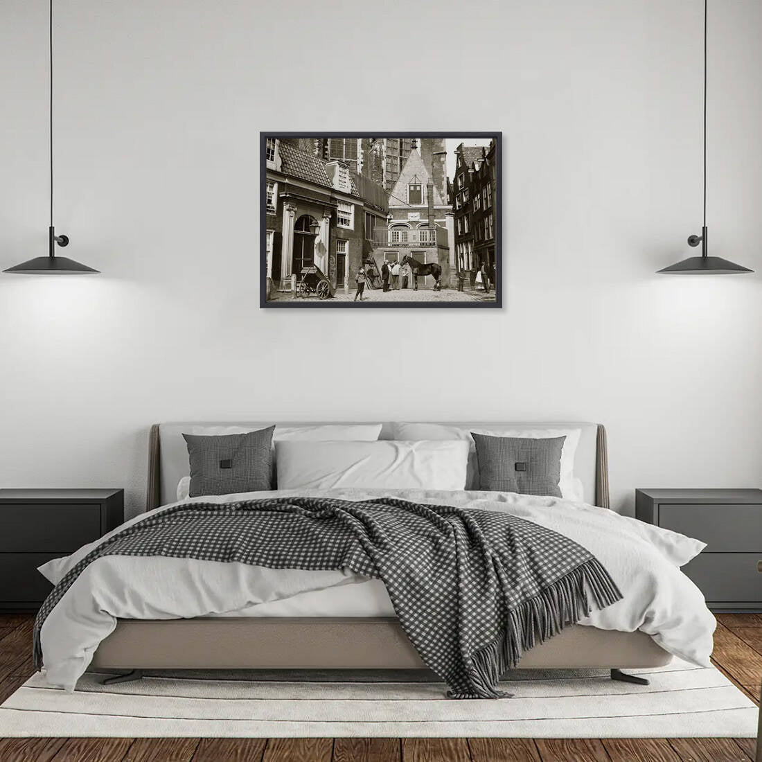 Zwart-witfoto uit 1894 van het portaal van de Oude Kerk op het Oudekerksplein in Amsterdam. – canvas zwarte baklijst in slaapkamer
