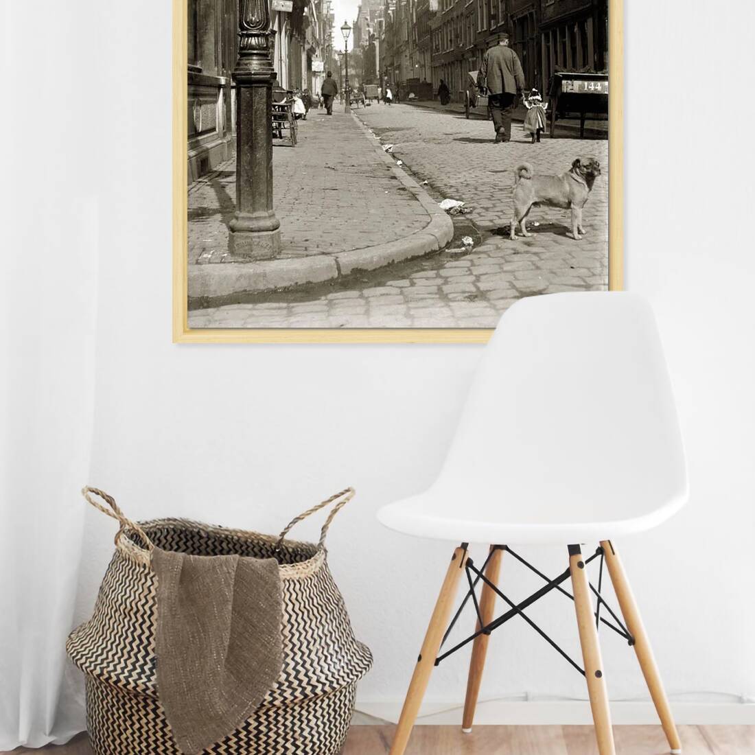 Zwart-witfoto uit 1902 van de Bloemstraat in de Jordaan in Amsterdam. – canvas naturel baklijst in keuken