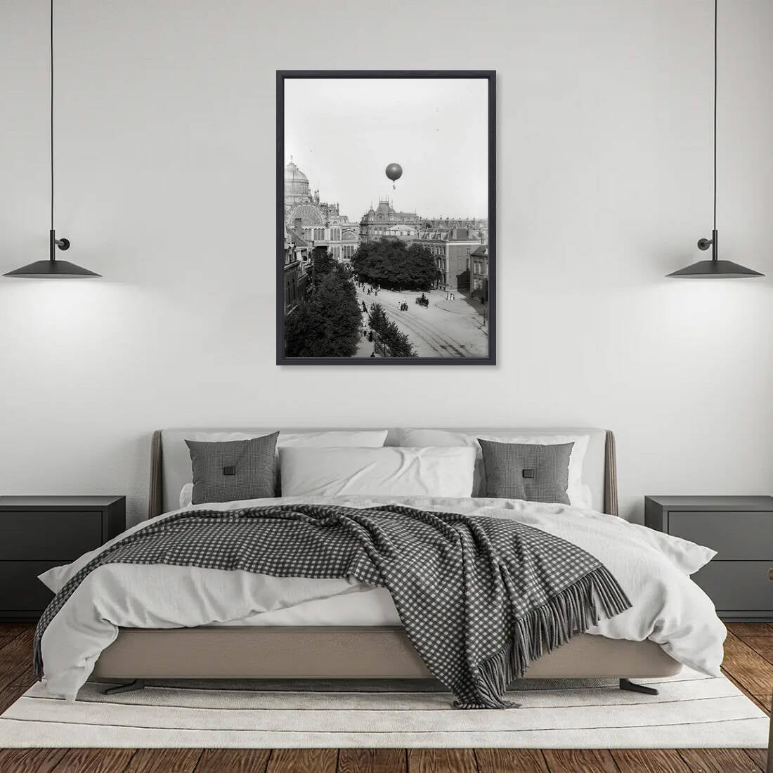Zwart-witfoto uit 1893 van de Weteringschans in Amsterdam, gezien vanaf de Regulierssluis. – canvas zwarte baklijst in slaapkamer