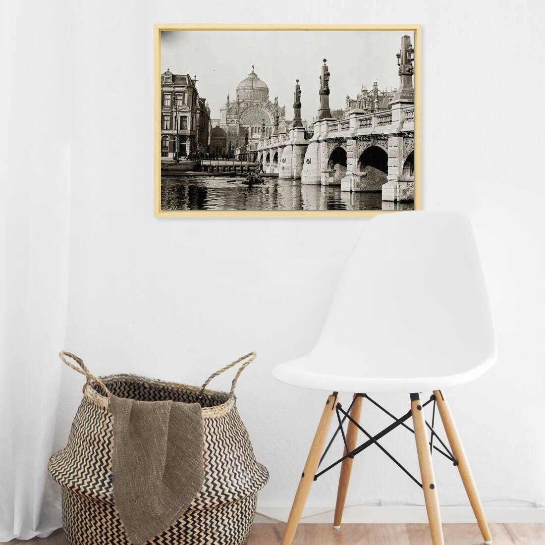 Zwart-witfoto uit 1894 van de Hogesluis over de Amstel in Amsterdam. – canvas naturel baklijst in keuken