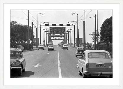 Verkeer op de John Frostbrug - 1970