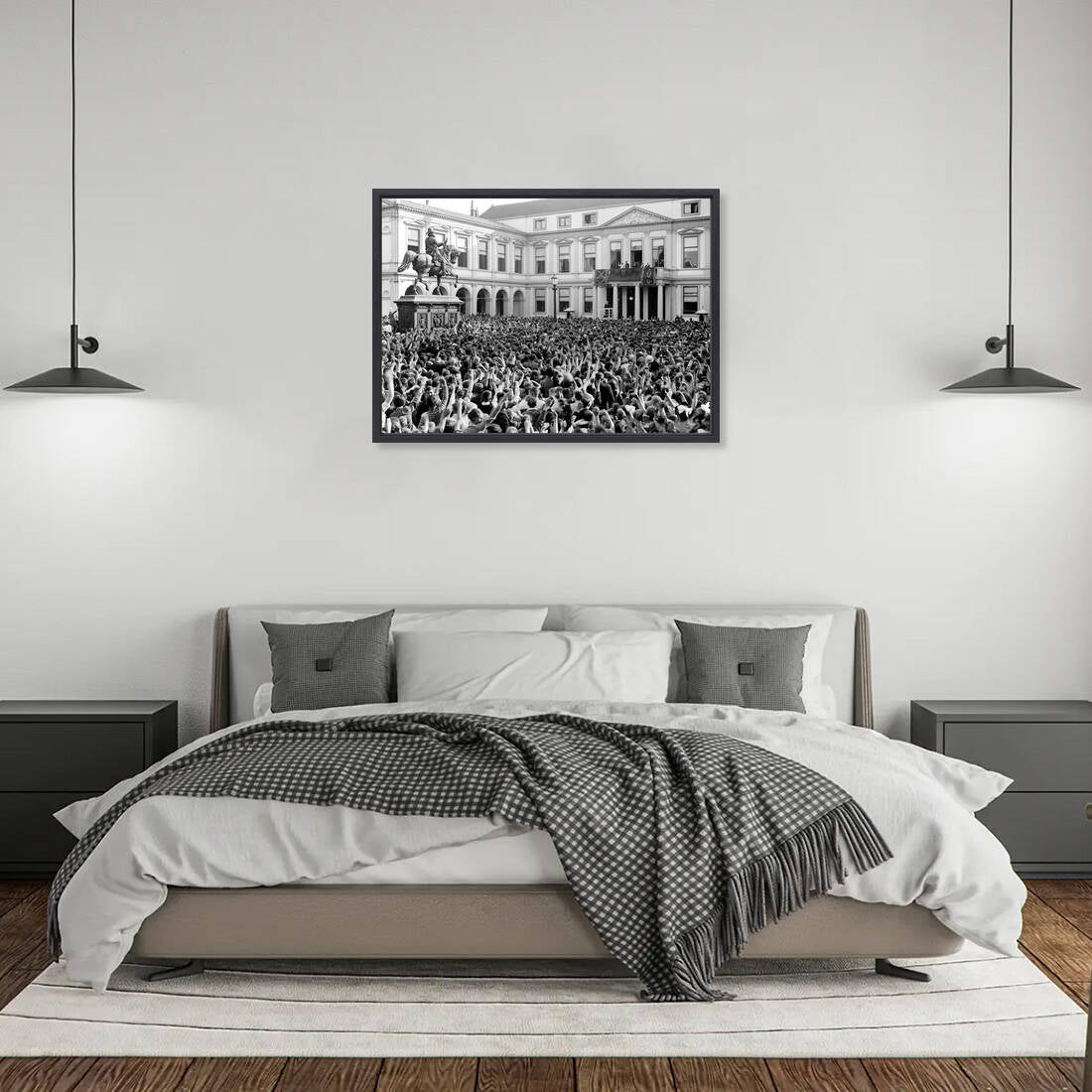 Zwart-witfoto uit 1938 van koningin Wilhelmina, prinses Juliana en prins Bernhard in Den Haag. – canvas zwarte baklijst in slaapkamer