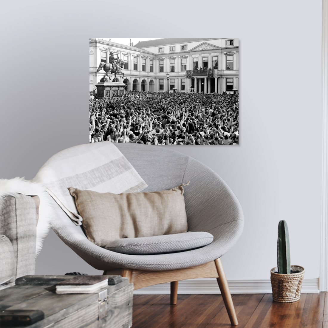 Zwart-witfoto uit 1938 van koningin Wilhelmina, prinses Juliana en prins Bernhard in Den Haag. – canvas zonder lijst in leeshoek