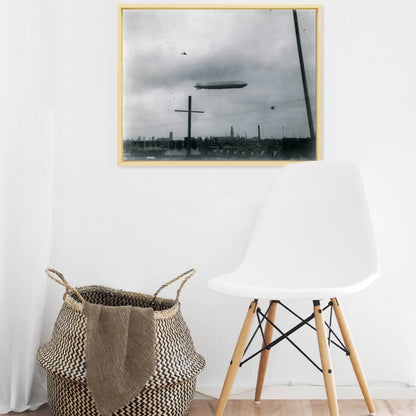 Historische foto van de Graf Zeppelin boven Rotterdam in 1932 – canvas naturel baklijst keuken