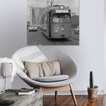 Historische foto van de laatste tramrit over de Maasbruggen rond 1968 – canvas zonder lijst in leeshoek