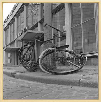 Fiets voor Station Hofplein - 1965