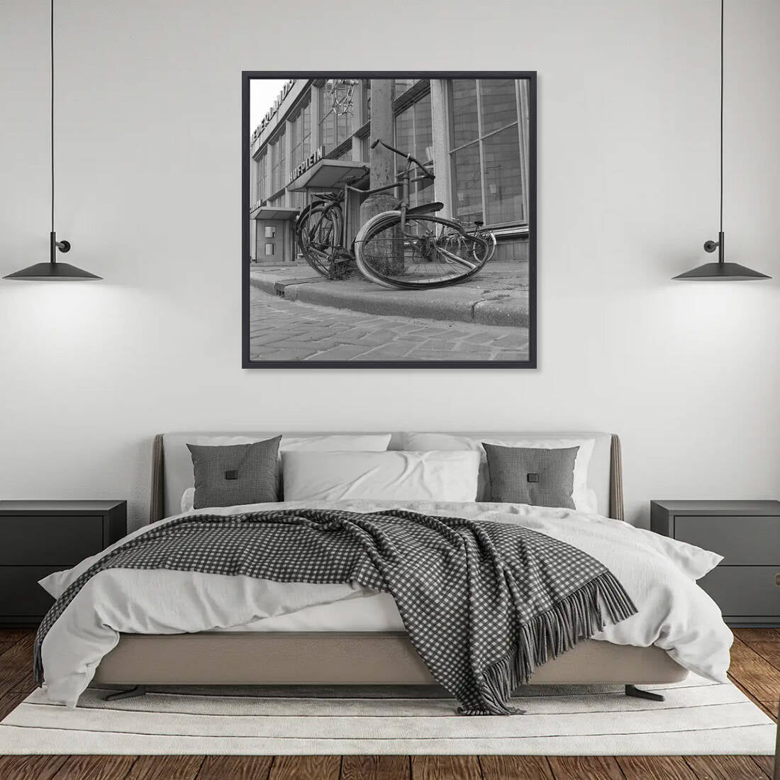 Historische foto van de fiets voor station Hofplein rond 1965 – canvas zwarte baklijst in slaapkamer