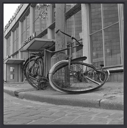 Fiets voor Station Hofplein - 1965