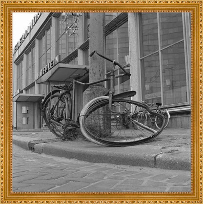Fiets voor Station Hofplein - 1965