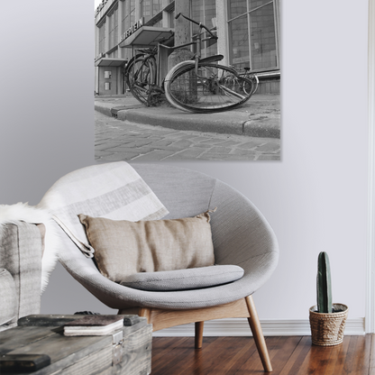 Historische foto van de fiets voor station Hofplein rond 1965 – canvas zonder lijst in leeshoek