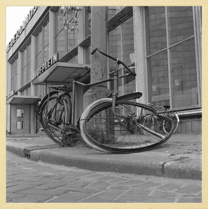 Fiets voor Station Hofplein - 1965