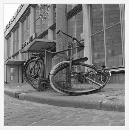 Fiets voor Station Hofplein - 1965