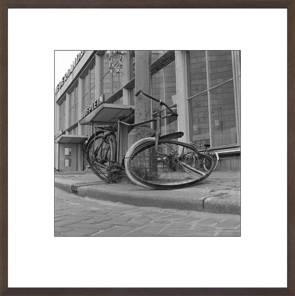 Fiets voor Station Hofplein - 1965