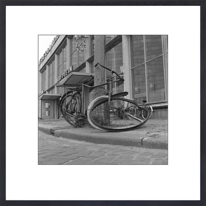 Fiets voor Station Hofplein - 1965