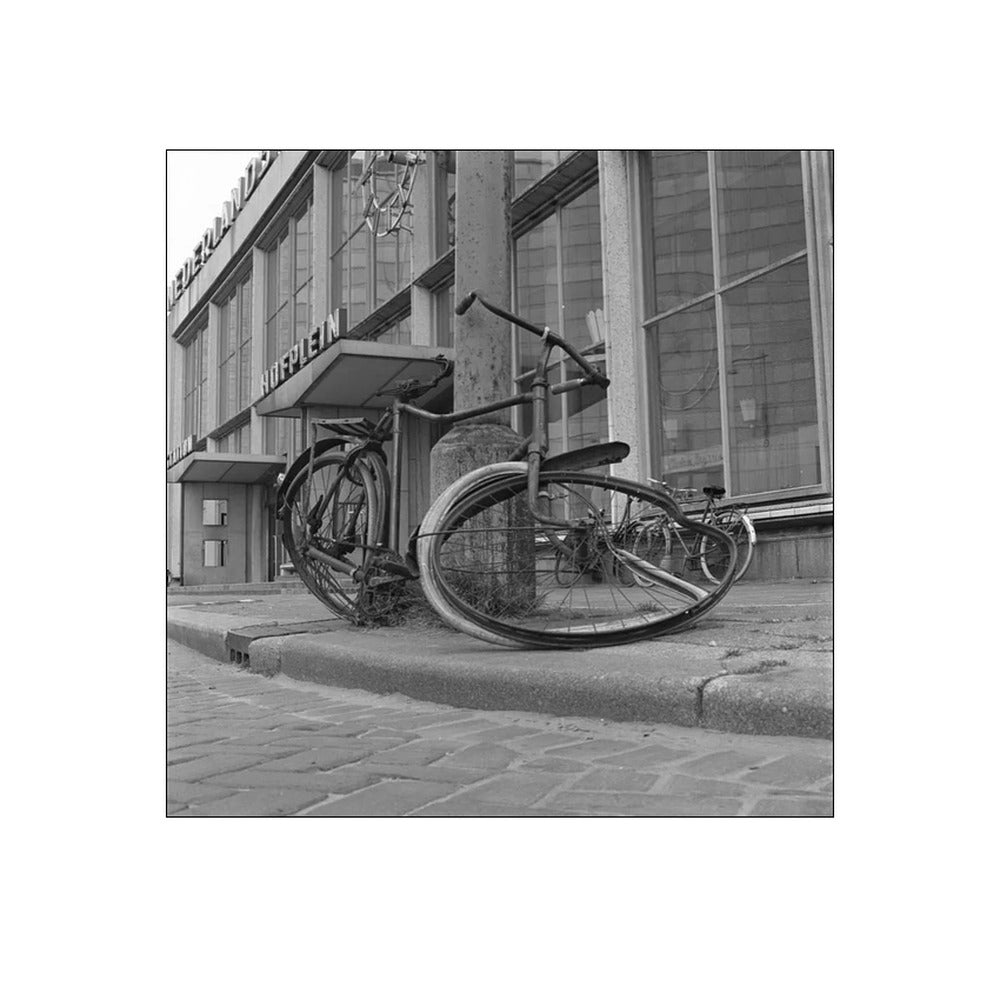 Fiets voor Station Hofplein - 1965