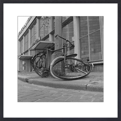 Fiets voor Station Hofplein - 1965