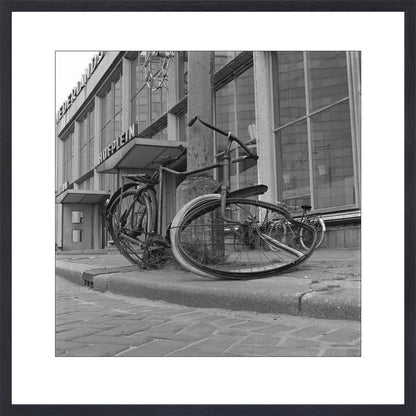 Fiets voor Station Hofplein - 1965