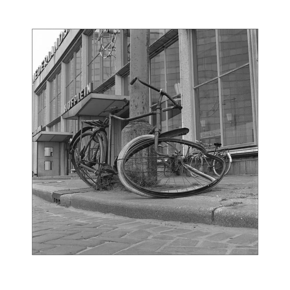 Fiets voor Station Hofplein - 1965