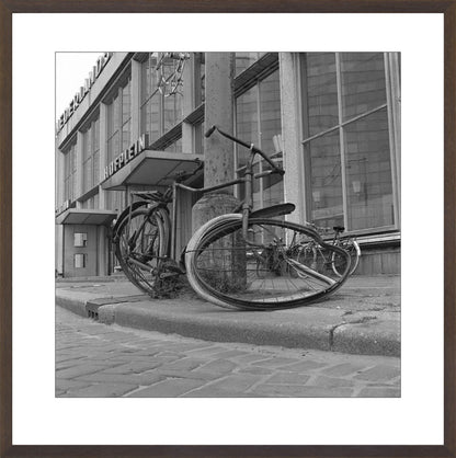 Fiets voor Station Hofplein - 1965