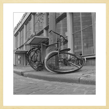 Fiets voor Station Hofplein - 1965