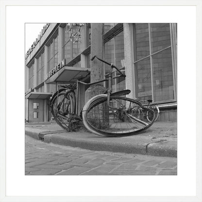 Fiets voor Station Hofplein - 1965