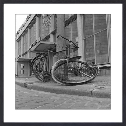 Fiets voor Station Hofplein - 1965