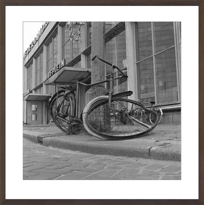 Fiets voor Station Hofplein - 1965