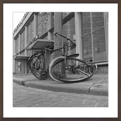 Fiets voor Station Hofplein - 1965