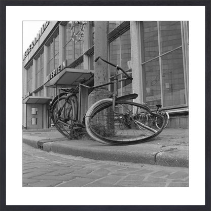 Fiets voor Station Hofplein - 1965