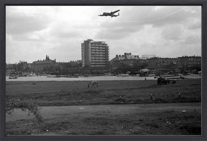 Voedselpakketen boven de Kralingse Plas - 1945
