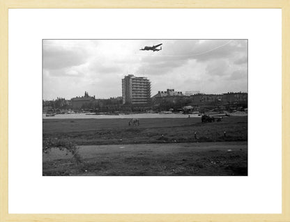 Voedselpakketen boven de Kralingse Plas - 1945