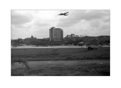 Voedselpakketen boven de Kralingse Plas - 1945