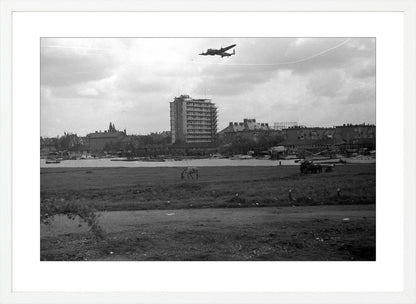 Voedselpakketen boven de Kralingse Plas - 1945
