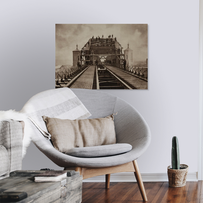 Historische foto van bruggenbouwers op de Koningsbrug in 1876 – canvas zonder lijst in leeshoek