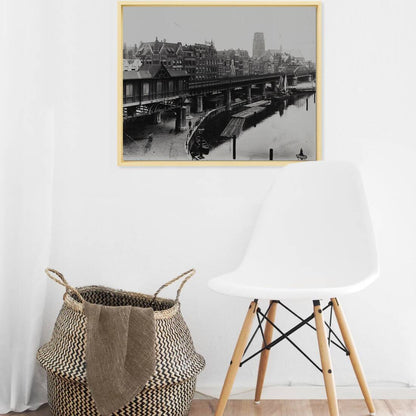 Historische foto van Beursstation aan de Kolk rond 1920 – canvas naturel baklijst in keuken
