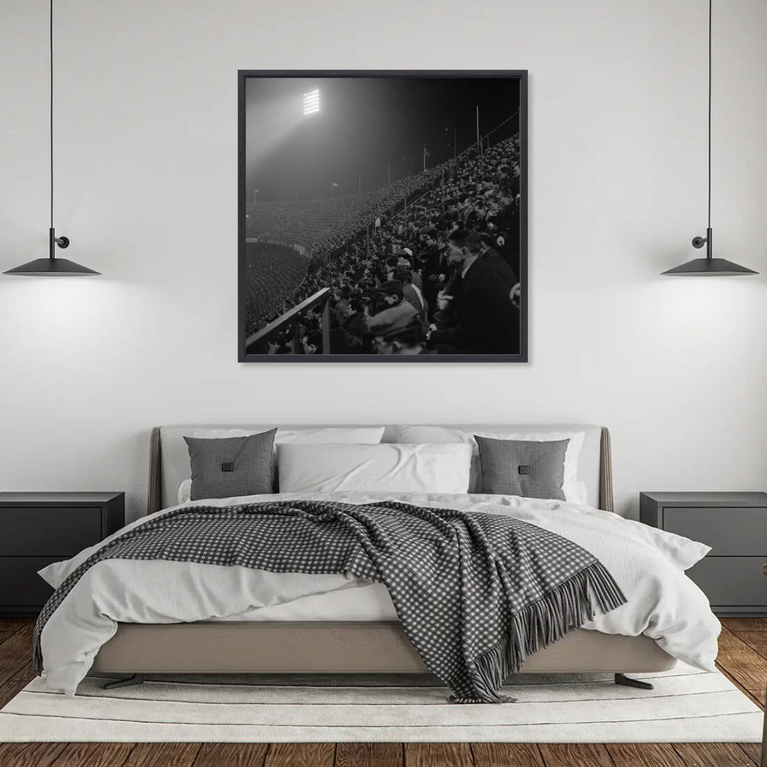 Historische foto van supporters in een nachtelijke Kuip rond 1963 – canvas zwarte baklijst in slaapkamer