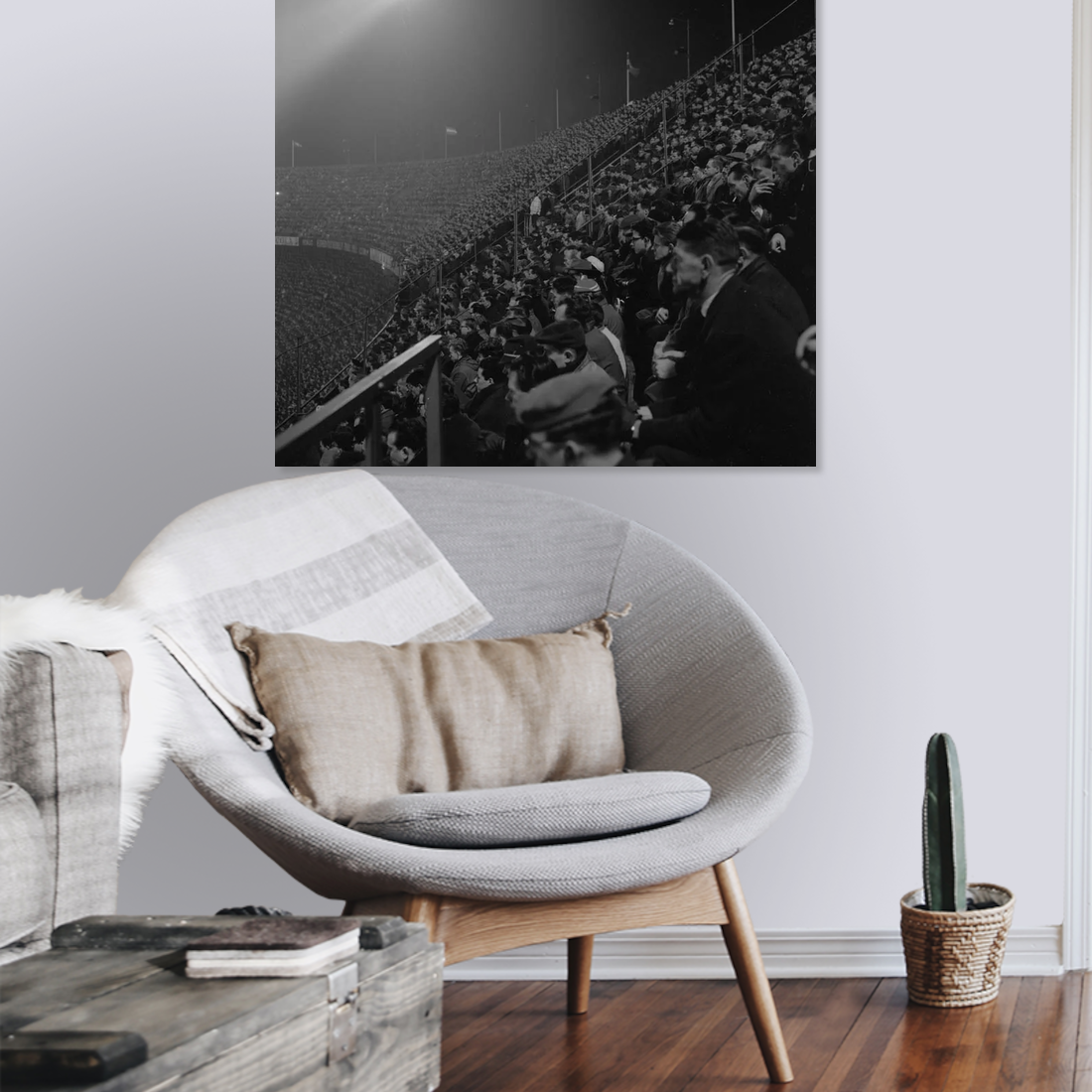Historische foto van supporters in een nachtelijke Kuip rond 1963 – canvas zonder lijst in leeshoek