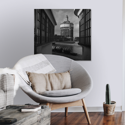 Historische foto van een watertoren rond 1966 – donkerbruine wissellijst in woonkamer