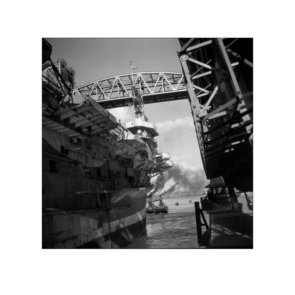 Vliegdekschip langs de Hef - 1947