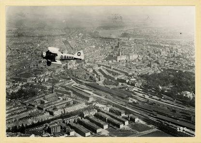 Vliegenier boven het Centrum - 1923