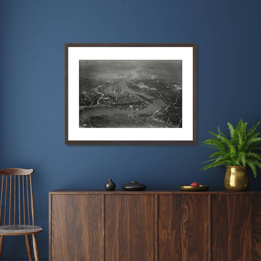 Historische foto van Rotterdam aan de Maas rond 1936 – donkerbruine wissellijst in woonkamer