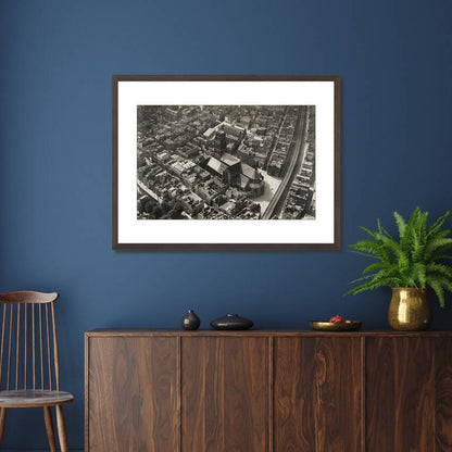 Historische foto van de Laurenskerk in de stad rond 1938 – donkerbruine wissellijst in woonkamer
